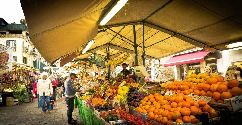 vegetable market, fruit market, venice-337971.jpg